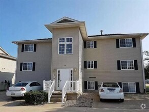 Building Photo - 740 Magnolia Ln