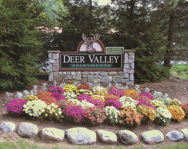 Entry - Deer Valley Apartments