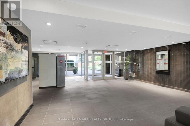 Photo du bâtiment - 250 Lett St