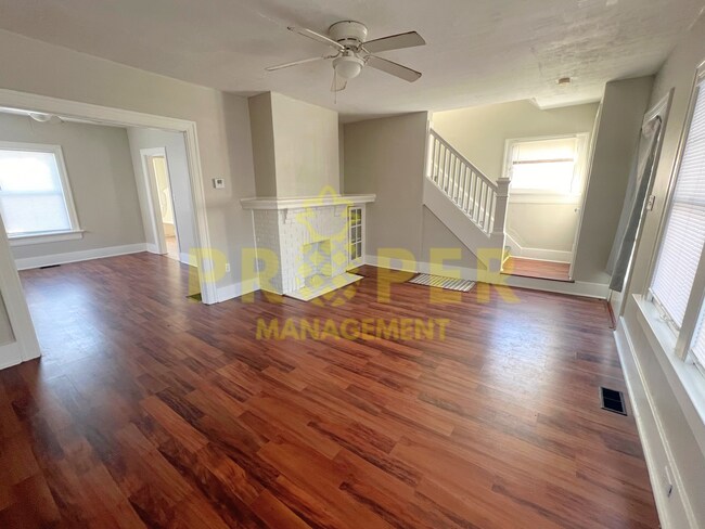 Building Photo - 3 bedrooms 1 bathrooms house for rent