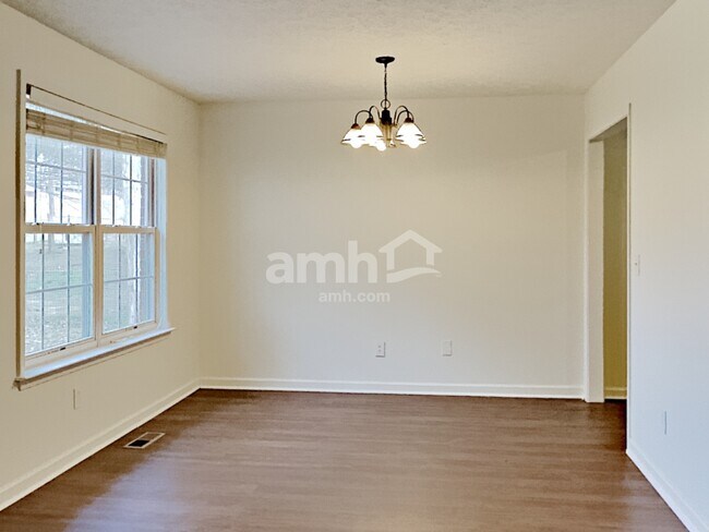 Foto del edificio - 113 Buttonwood Dr