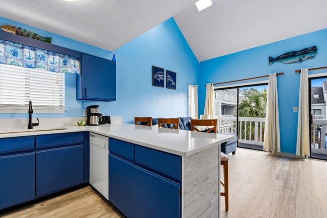 Building Photo - 3700 Golf Colony Ln