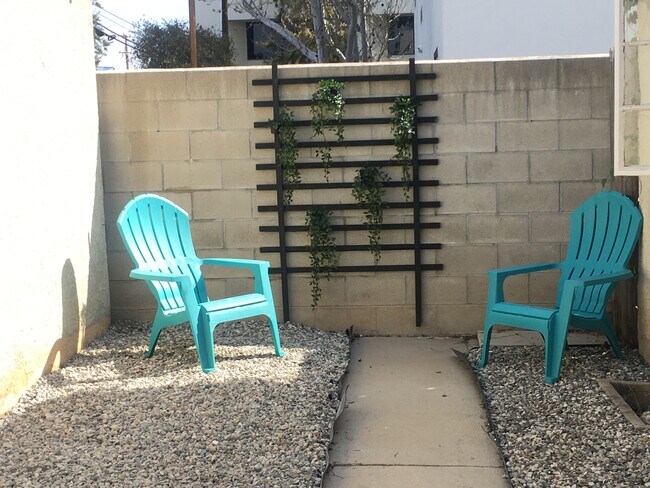 outdoor space - 2515 Ocean Park Blvd