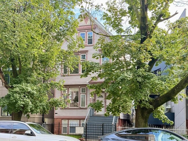 Building Photo - 1531 W Barry Ave