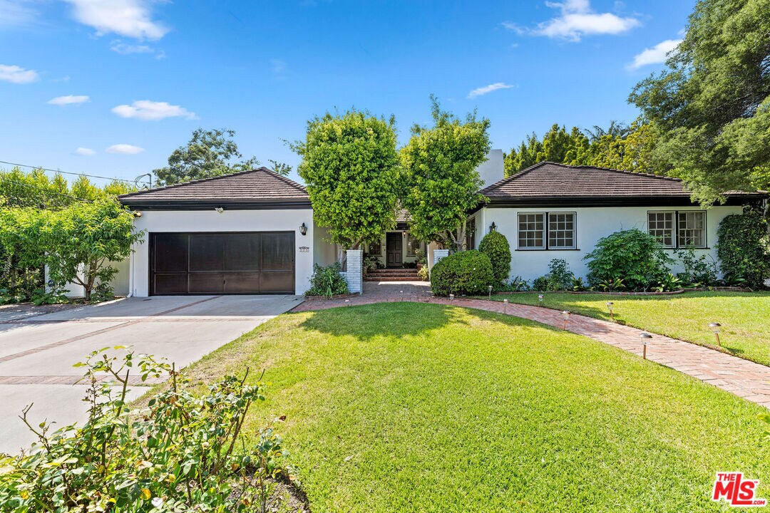 Foto principal - 221 N Saltair Ave