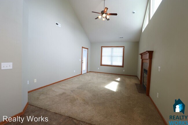 Building Photo - 3 br, 2.5 bath House - 5404 Folkways Place