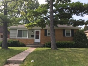 Building Photo - 7737 W Luscher Ave