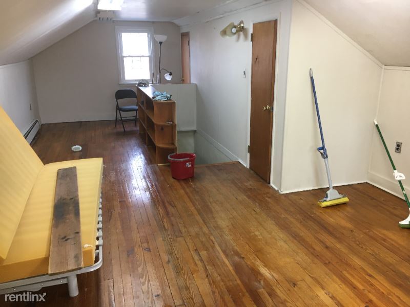 Building Photo - 1 br, 1 bath House - 110 Florence Avenue