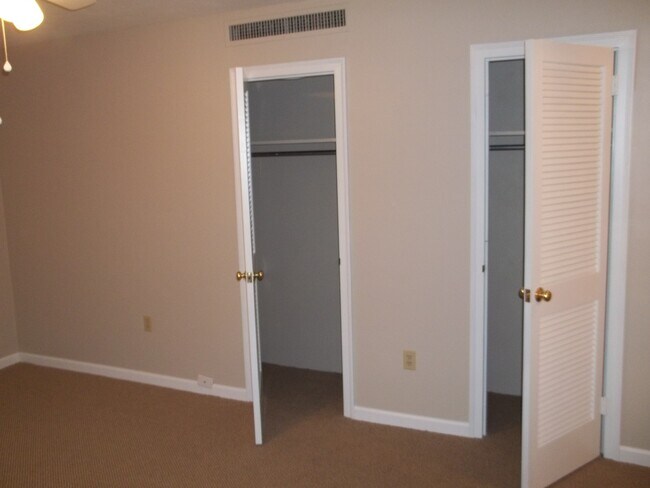 Foto del edificio - 2121 Nicholasville Rd