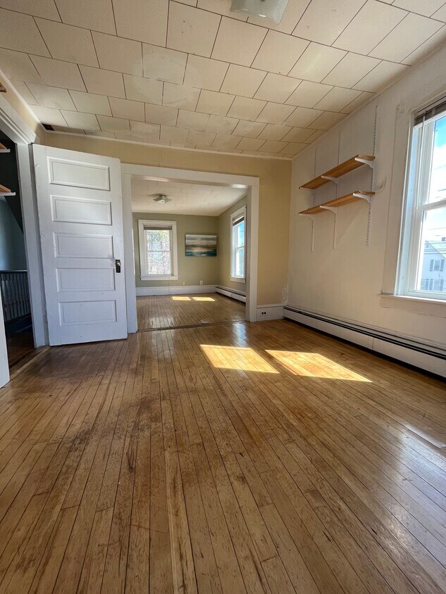 114 Park St Unit 2, Orono, ME 04473 Apartments in Orono, ME