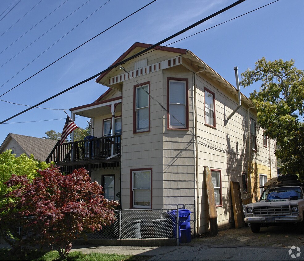 Foto principal - 1327 Flora St