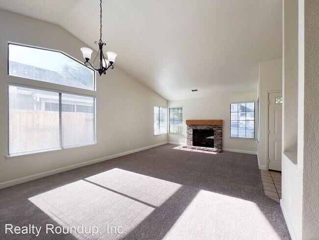 Foto del edificio - 4 br, 3 bath House - 8119 Point Loma Way
