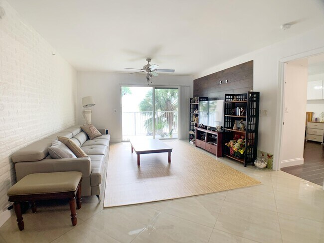 Foto del edificio - 5015 Wiles Rd