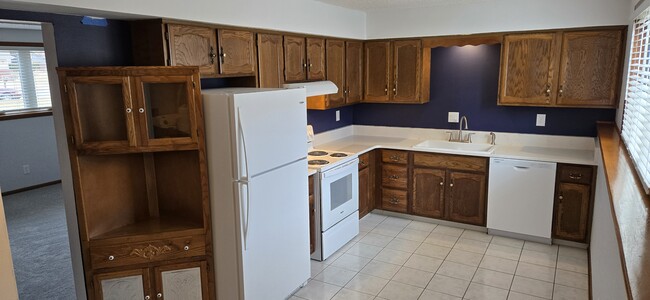 Kitchen - 4527 51st St