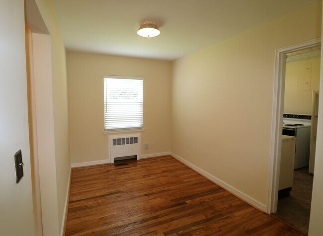 Foto del edificio - 2509 Miller Park Cir