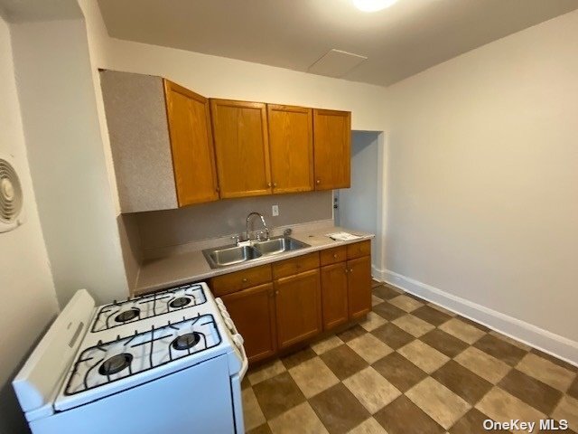 Building Photo - 201 Roosevelt Ave