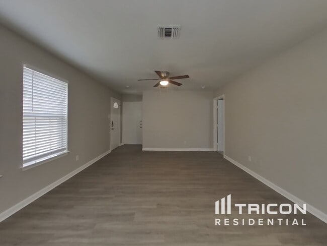 Building Photo - 9722 Spruce Ridge Dr