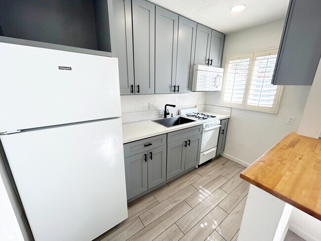 Foto del edificio - 1315 N Indian Canyon Dr