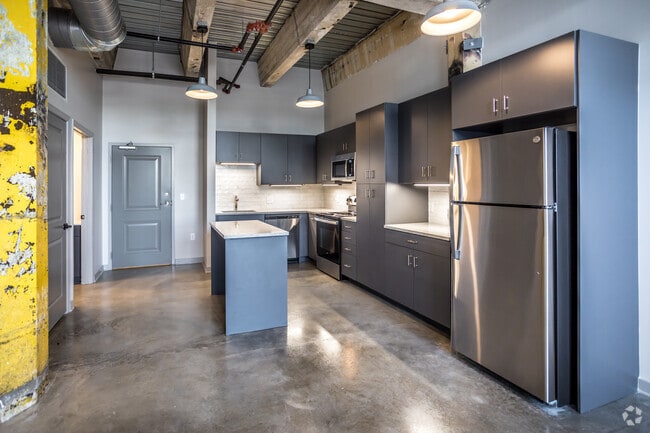 1 BR, 1 BA - 728SF - Conwood Flats