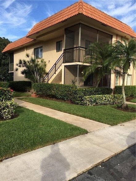 Foto del edificio - 331 Lakeview Dr