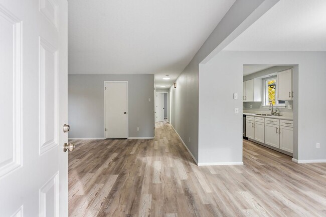 Foto del edificio - Charming, newly renovated West Linn apartment