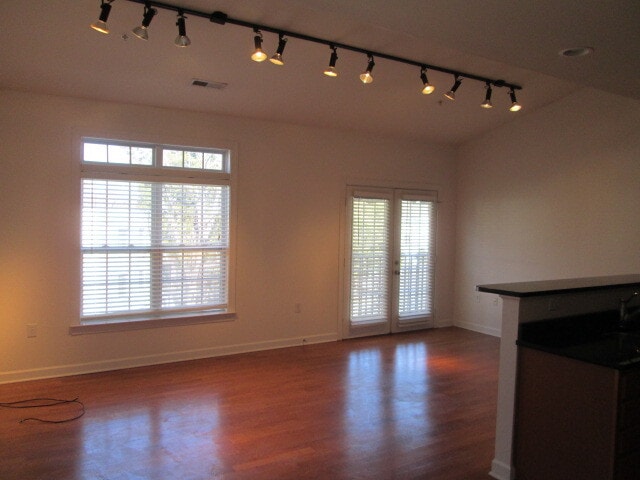 Building Photo - 104 Sunset Cir