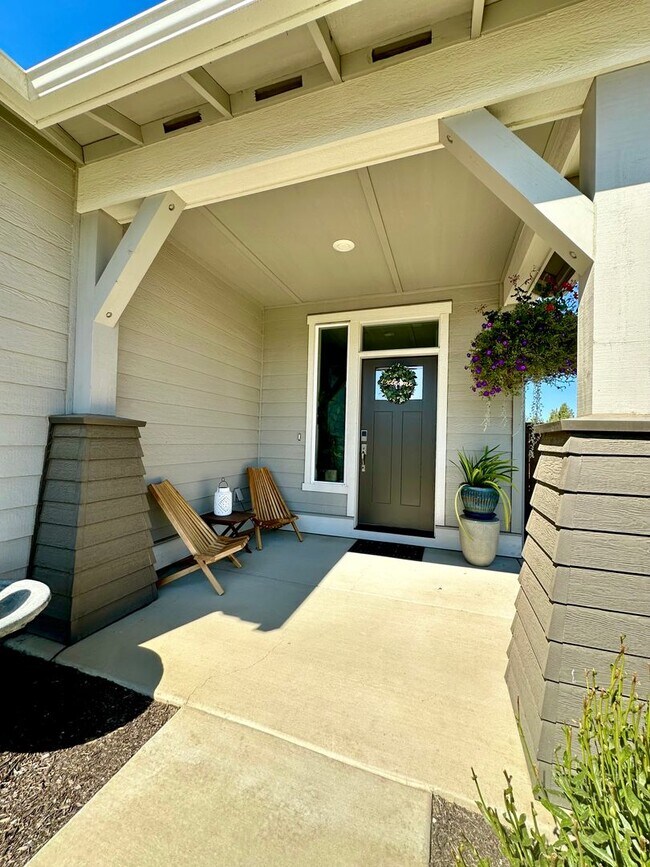 Foto del edificio - Gorgeous single-Level Pahlisch Home with a Fully Fenced Yard!