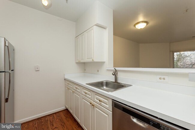 Foto del edificio - 2204 Westcourt Ln