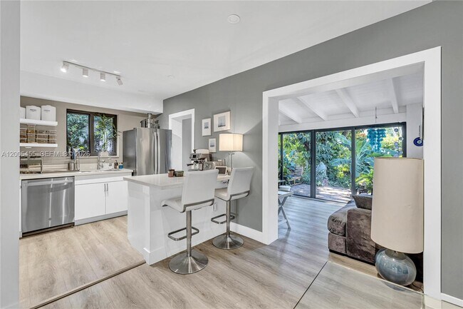 Foto del edificio - 3030 SW 2nd Ave