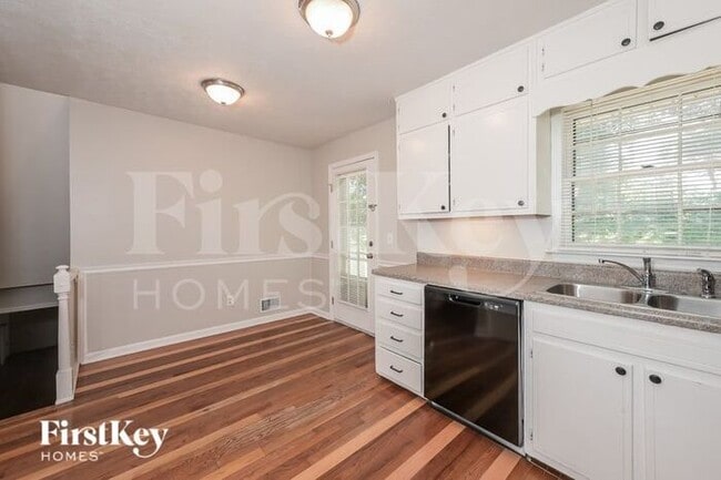 Foto del edificio - 2051 Windsor Ln SW