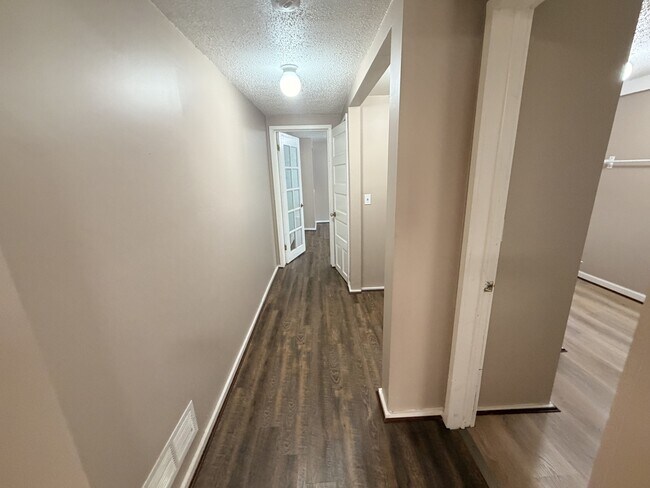 Foto del edificio - 518 N Poplar St