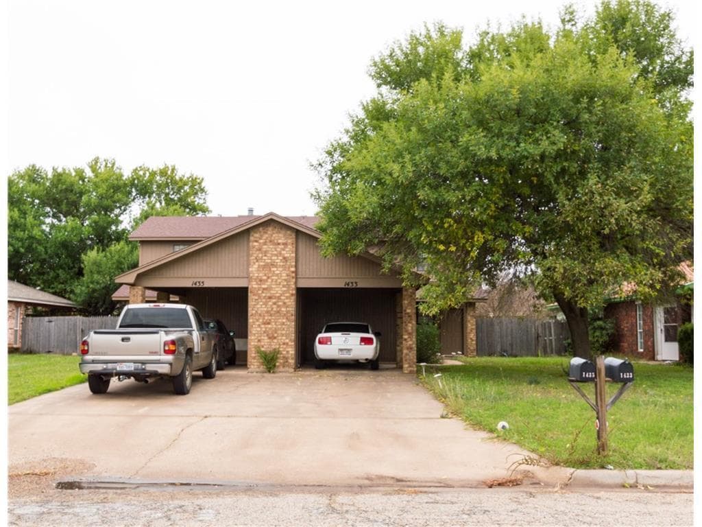 Foto principal - 1433 Yeomans Rd