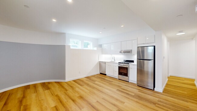 Foto del edificio - Charming 1-Bedroom Retreat in Prestigious ...