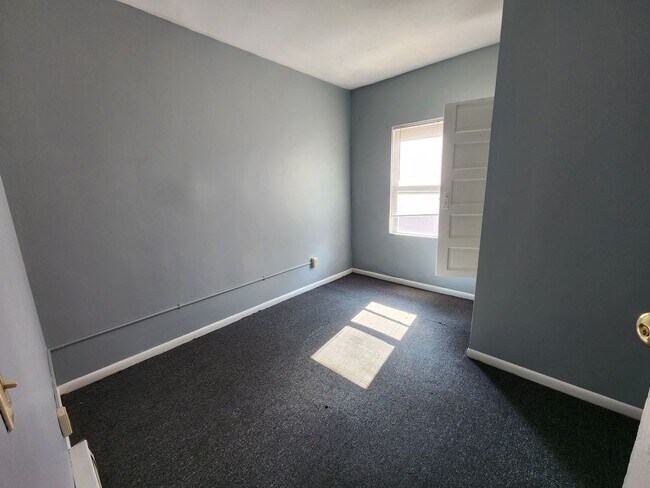 Foto del edificio - College 3 Bedroom Apartment with Office fo...