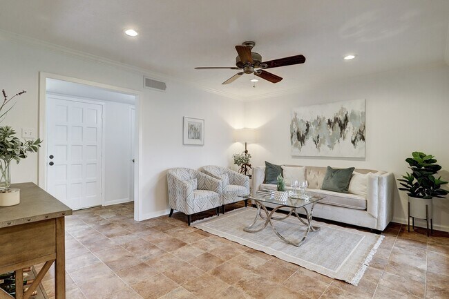 Foto del edificio - 2330 Willowby Dr