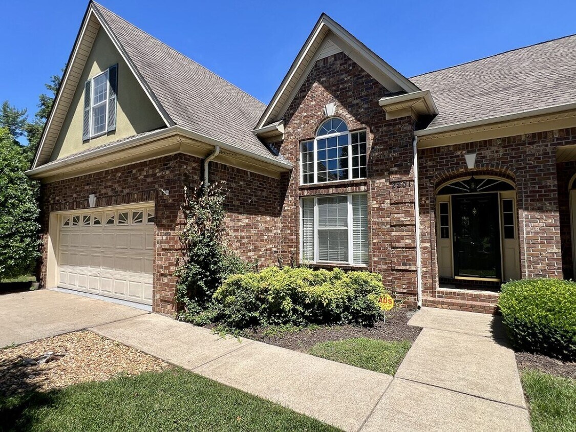 Primary Photo - 4BR 2.5BA Executive Townhome Near MTSU, FR...