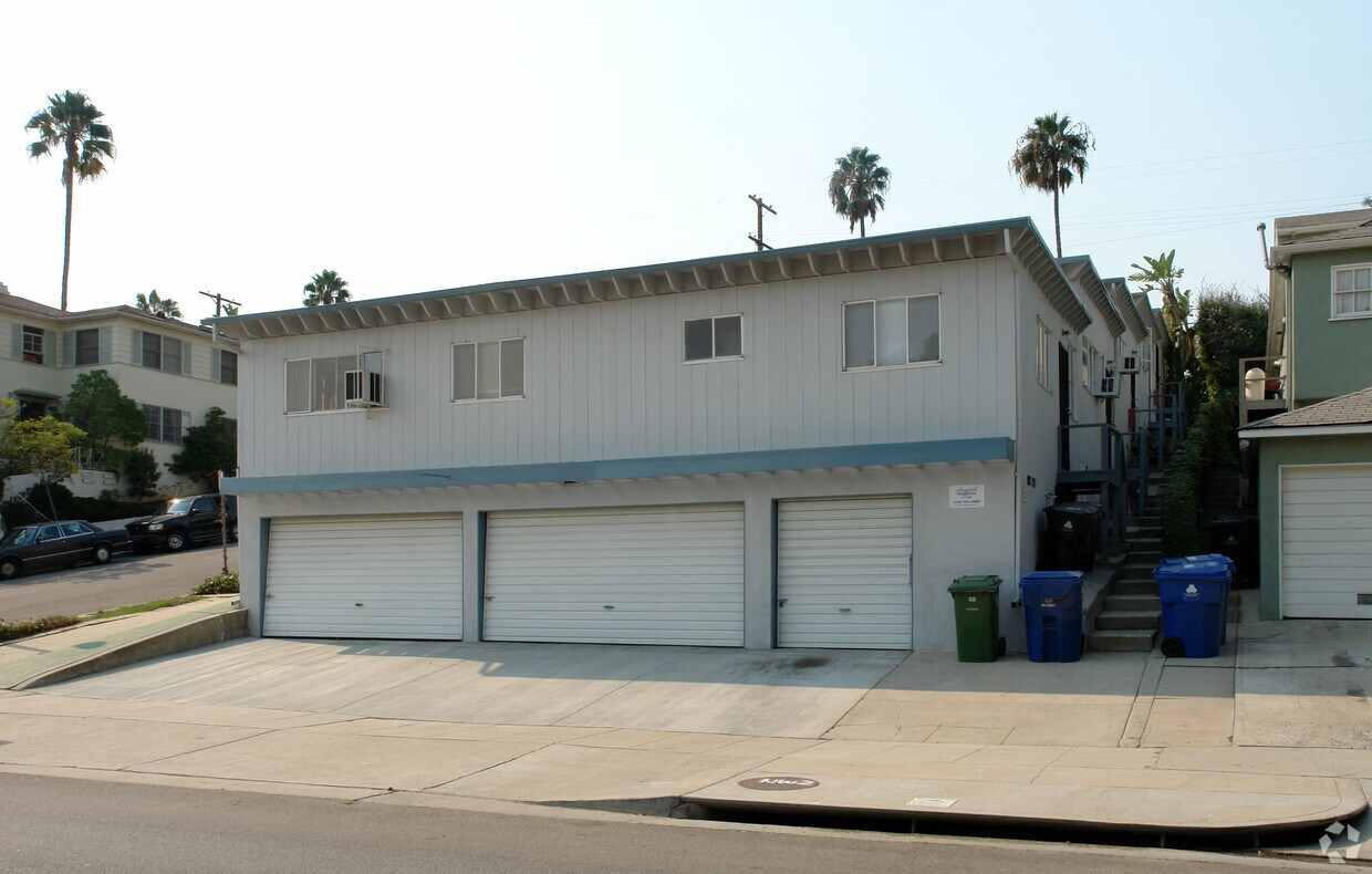 Building Photo - 10703 Holman Ave
