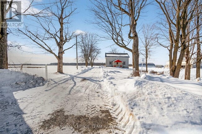 Photo du bâtiment - 3072 York's Corners Rd