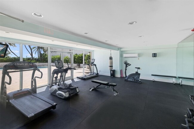Foto del edificio - 5415 Collins Ave