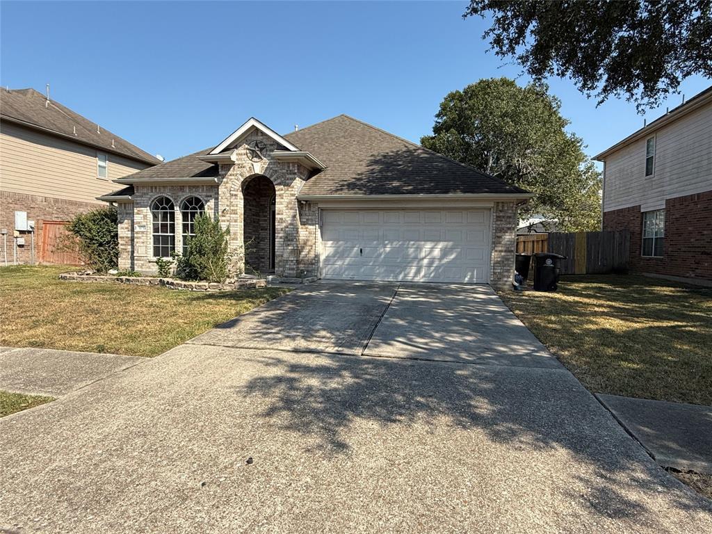 Foto principal - 18710 Woodbreeze Dr