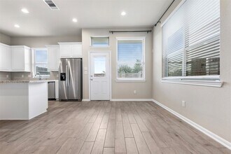 Building Photo - 5203 Pr Ter Ln