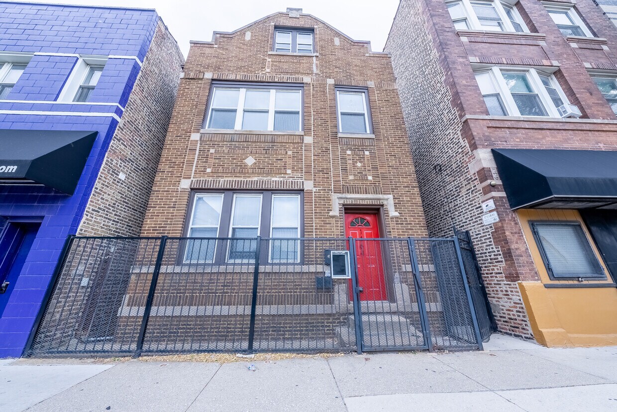 Primary Photo - 1464 N Ashland Ave