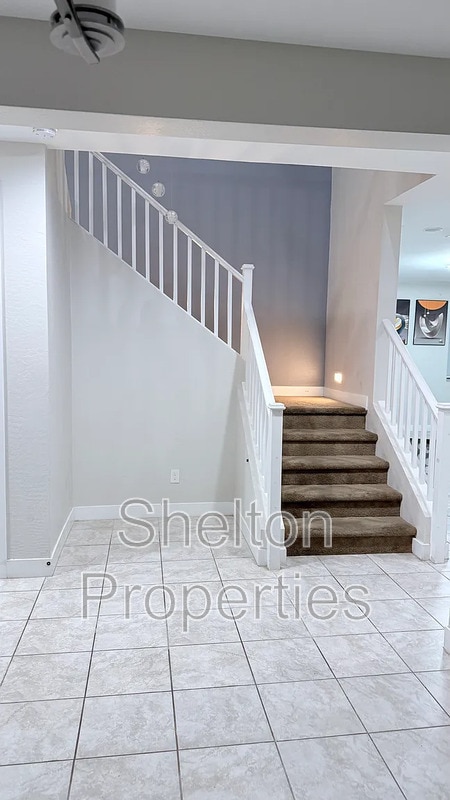 Building Photo - 5229 N 79th Dr