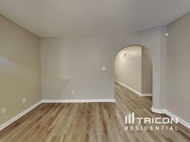 Building Photo - 1090 Augusta Woods Dr