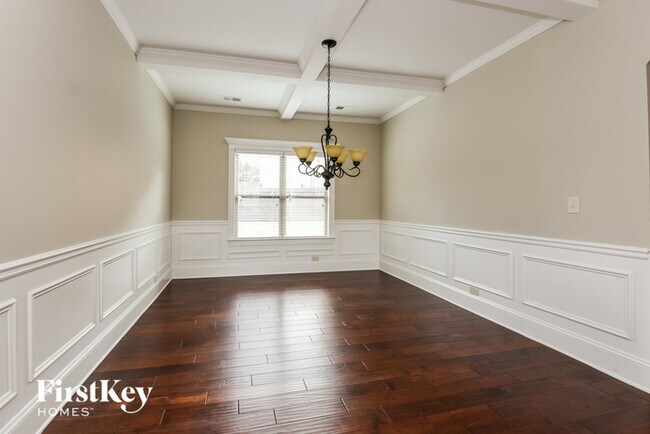 Building Photo - 5605 Horsebarn Ct