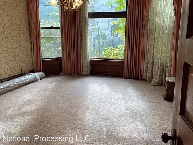 Foto del edificio - 5 br, 2.5 bath House - 847 Center Street
