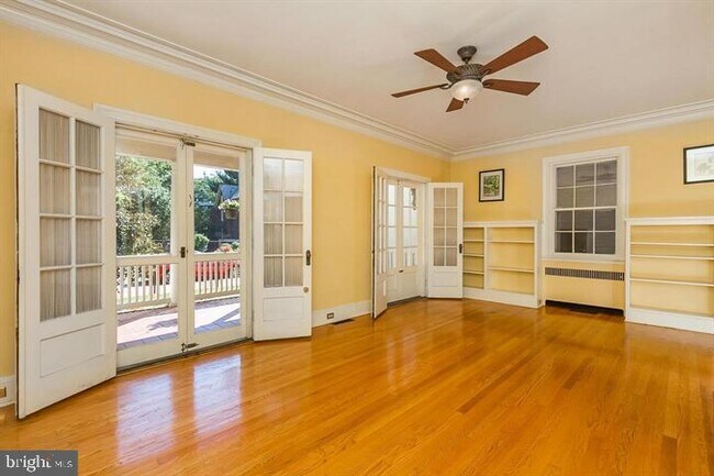 Foto del edificio - 4036 Roland Ave