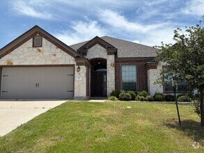 Building Photo - 615 Cross Dr.