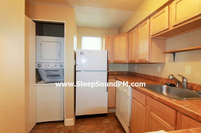 Foto del edificio - Two Bedroom Townhouse with Tranquil Scenery