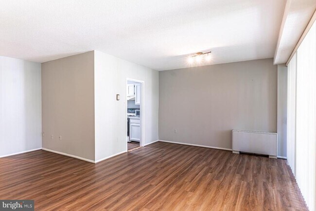 Foto del edificio - 4141 Henderson Rd